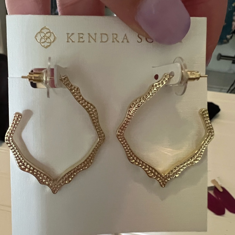 Kendra Scott nwt gold hoop earrings